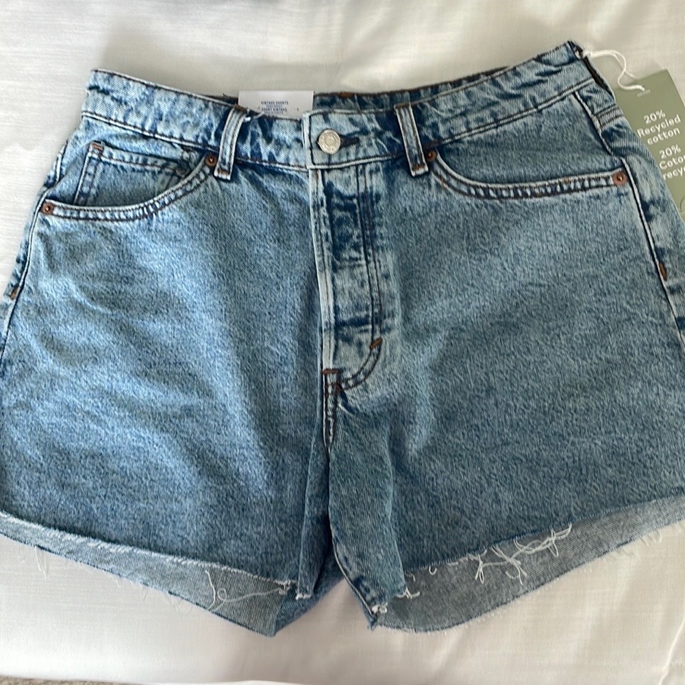 Vintage denim shorts. NWT.